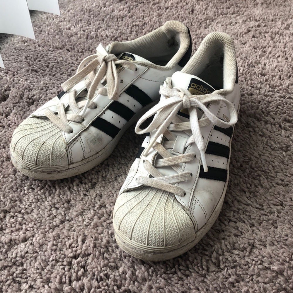 Adidas superstars